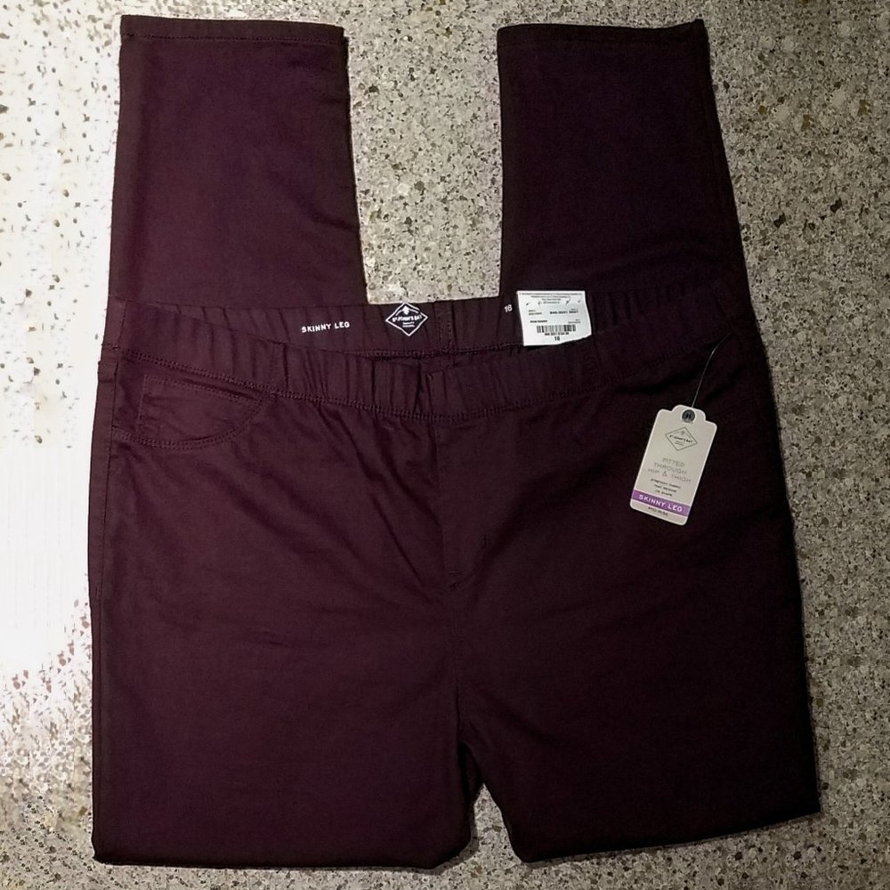 New With Tags Burgundy Skinny Jeggings